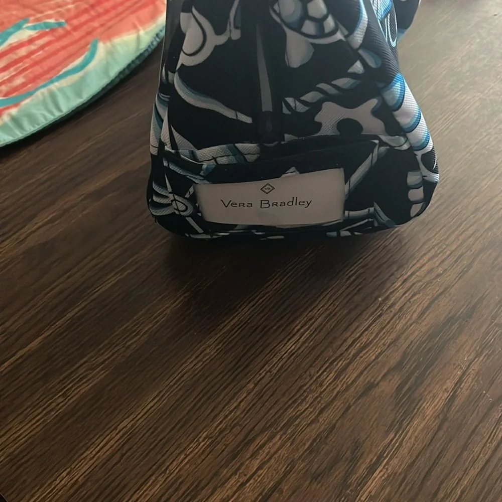 Vera Bradley lighten up lunch cooler shore enough - Picture 3 of 4
